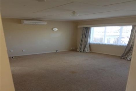 Photo of property in 1 Imperial Place, Henderson, Auckland, 0612