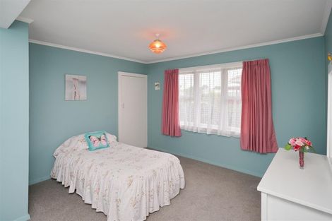 Photo of property in 14 Farquhars Road, Redwood, Christchurch, 8051