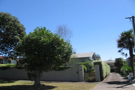 Photo of property in 1/11 Pierce Road, Milford, Auckland, 0620