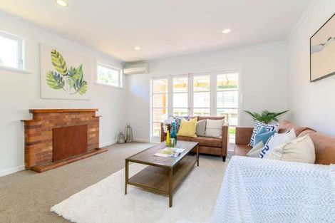 Photo of property in 130 Atkinson Road, Titirangi, Auckland, 0604