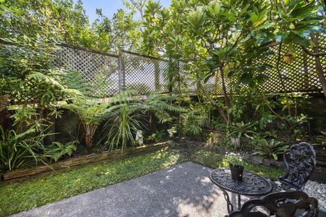 Photo of property in 3 Marbella Drive, Massey, Auckland, 0614