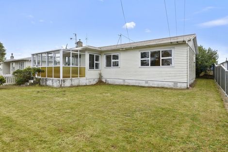 Photo of property in 14 Ferguson Street, Levin, 5510