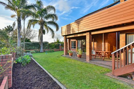 Photo of property in 16 Shepherds Road, Papakura, 2110