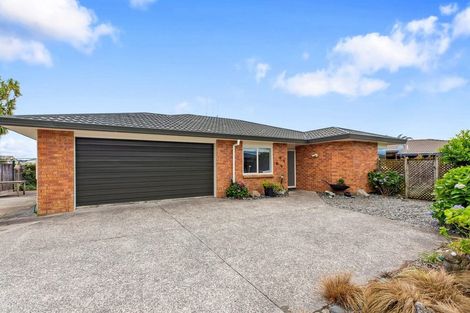 Photo of property in 16 Kentia Avenue, Mount Maunganui, 3116