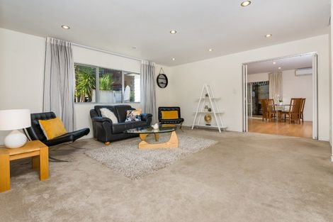 Photo of property in 1/76 Glamorgan Drive, Torbay, Auckland, 0630