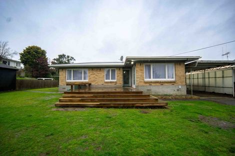 Photo of property in 2 Windsor Road, Maeroa, Hamilton, 3200