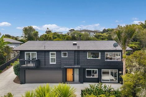 Photo of property in 2/31 Tui Glen Road, Birkenhead, Auckland, 0626