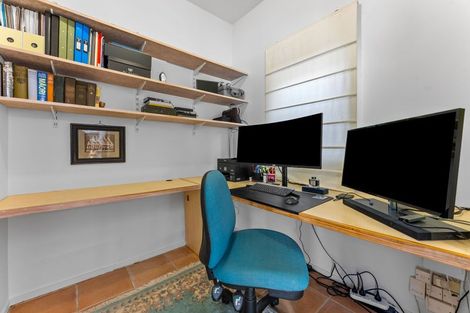 Photo of property in 15 Seaview Road, Castor Bay, Auckland, 0620