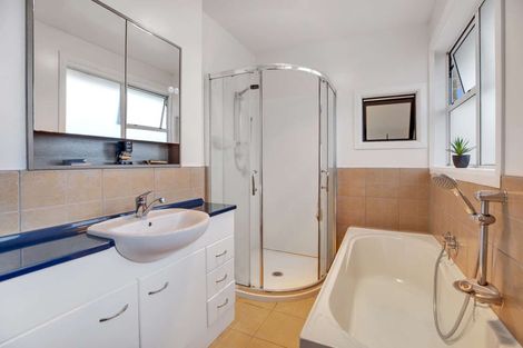 Photo of property in 25 Lambeth Crescent, Northcote, Christchurch, 8052