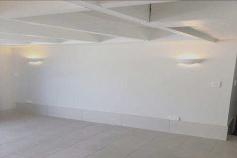 Photo of property in 6 Peach Road, Glenfield, Auckland, 0629