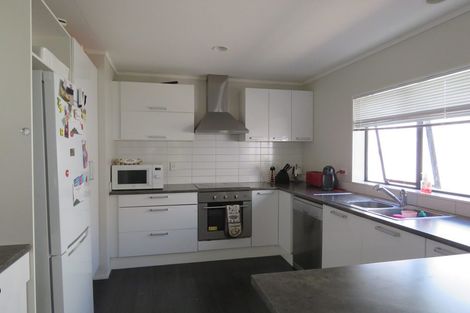Photo of property in 6 Skybird Place, Glen Eden, Auckland, 0602