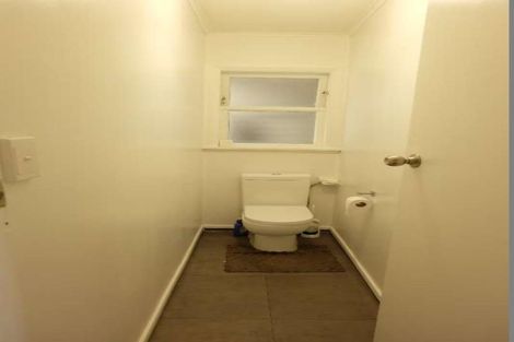Photo of property in 142 Parkvale Road, Karori, Wellington, 6012