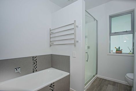 Photo of property in 1r Oceana Drive, Welcome Bay, Tauranga, 3175