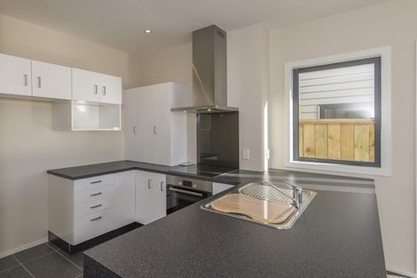 Photo of property in 9d2 Comber Place, Johnsonville, Wellington, 6037