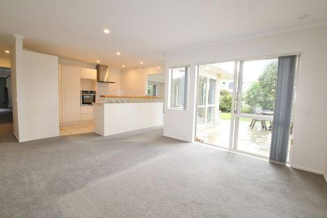 Photo of property in 9 Judd Place, Orewa, 0931