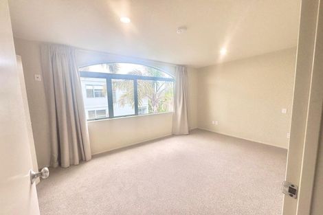 Photo of property in 8/19 Ocean View Road, Hillcrest, Auckland, 0627