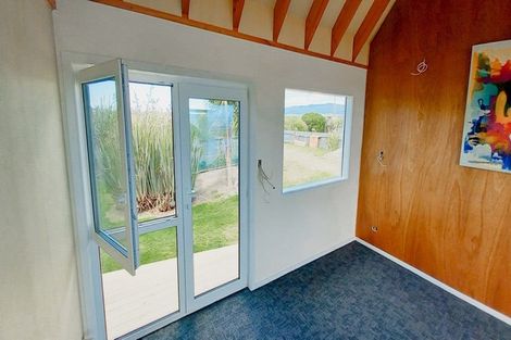 Photo of property in 41 Bluecliffs Beach Road, Papatotara, Tuatapere, 9691