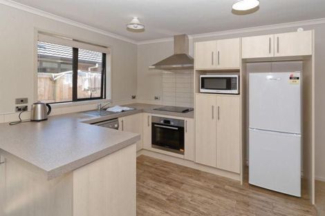 Photo of property in 102u1 Old Farm Road, Hamilton East, Hamilton, 3216