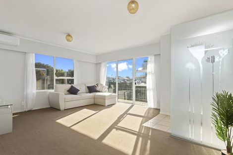 Photo of property in 69 Hepburn Road, Glendene, Auckland, 0602