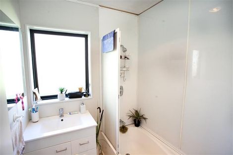 Photo of property in 1/27 Kopara Place, Clendon Park, Auckland, 2103