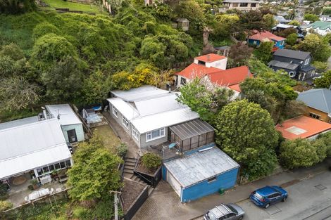 Photo of property in 22 Hawkhurst Road, Lyttelton, 8082