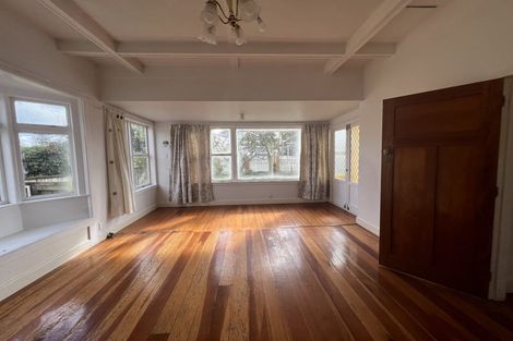 Photo of property in 3152 Great North Road, New Lynn, Auckland, 0600