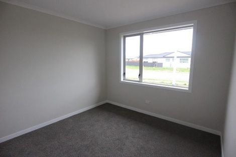 Photo of property in 33 Belgrove Drive, Waipukurau, 4200