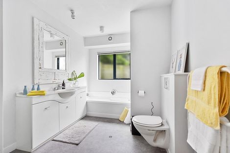 Photo of property in 33 Mitchell Street, Brooklyn, Wellington, 6021