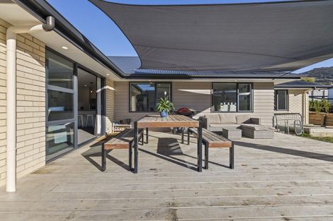 Photo of property in 18 Goddard Way, Sawyers Bay, Port Chalmers, 9023