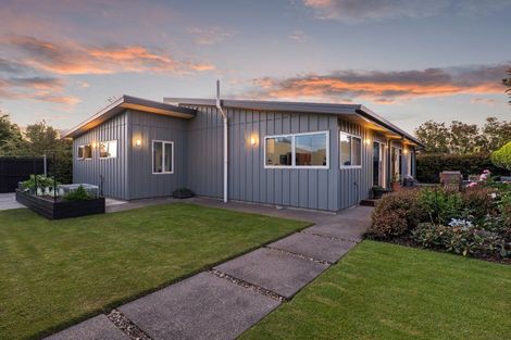 Photo of property in 8 Siding Lane, Prebbleton, 7604