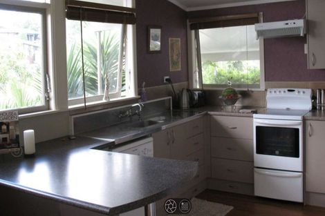 Photo of property in 11 Sirius Place, Botany Downs, Auckland, 2010