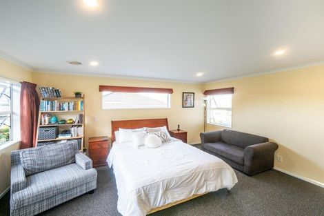 Photo of property in 51 Mauldeth Terrace, Churton Park, Wellington, 6037