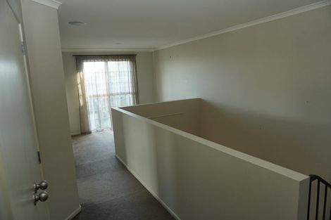 Photo of property in 24 Leburn Crescent, Flat Bush, Auckland, 2016