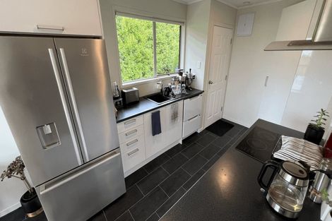 Photo of property in 31 Pipitea Place, Massey, Auckland, 0614