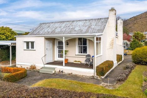 Photo of property in 87 Cheviot Street, Roxburgh, 9500