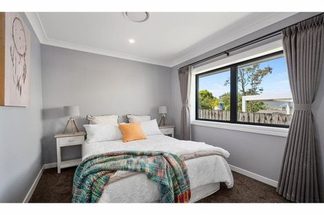 Photo of property in 1 Celina Place, Browns Bay, Auckland, 0630