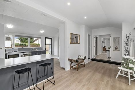Photo of property in 18 Rimu Road, Raumati Beach, Paraparaumu, 5032