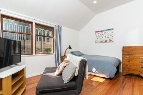 Photo of property in 16 Downes Street, Titahi Bay, Porirua, 5022