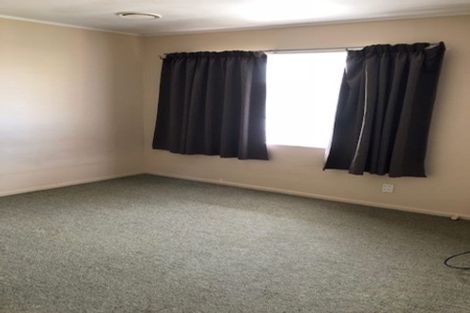 Photo of property in 172 Bruce Mclaren Road, Henderson, Auckland, 0612