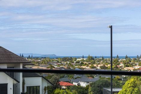 Photo of property in 46 Maka Terrace, Orewa, 0931