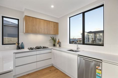 Photo of property in 22 Symes Drive, Red Beach, 0932