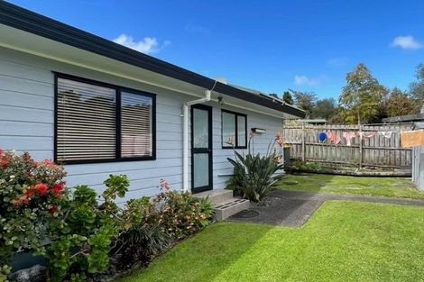 Photo of property in 3/77 Konini Road, Titirangi, Auckland, 0604