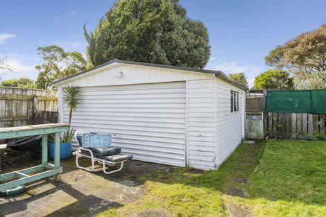 Photo of property in 19 Mazengarb Road, Paraparaumu Beach, Paraparaumu, 5032