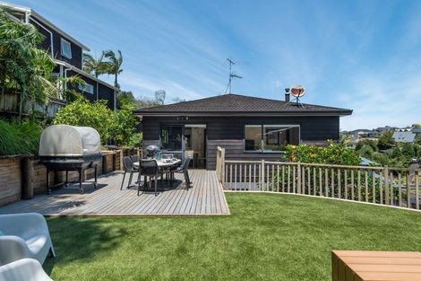 Photo of property in 2/59 Topliss Drive, Northcross, Auckland, 0632