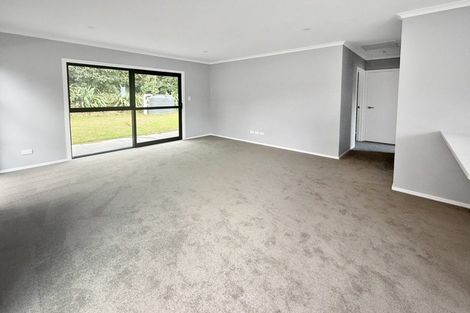 Photo of property in 13 Winnie Close, Acacia Bay, Taupo, 3330