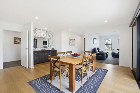 Photo of property in 10 Topping Place, Whitianga, 3510