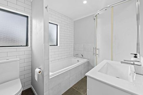 Photo of property in 84b Porchester Road, Papakura, 2110