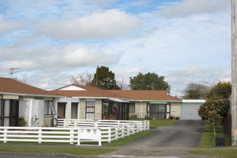 Photo of property in 2/11 Rosalind Street, Stratford, 4332