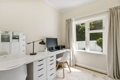 Photo of property in 121 Severn Street, Island Bay, Wellington, 6023