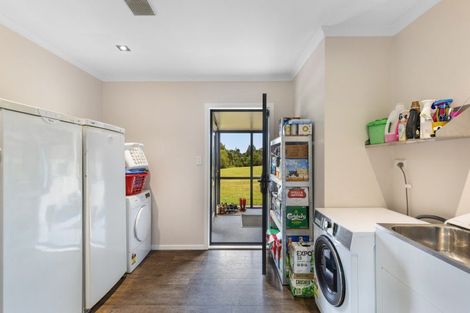 Photo of property in 11a Montrose Place, Highlands Park, New Plymouth, 4312